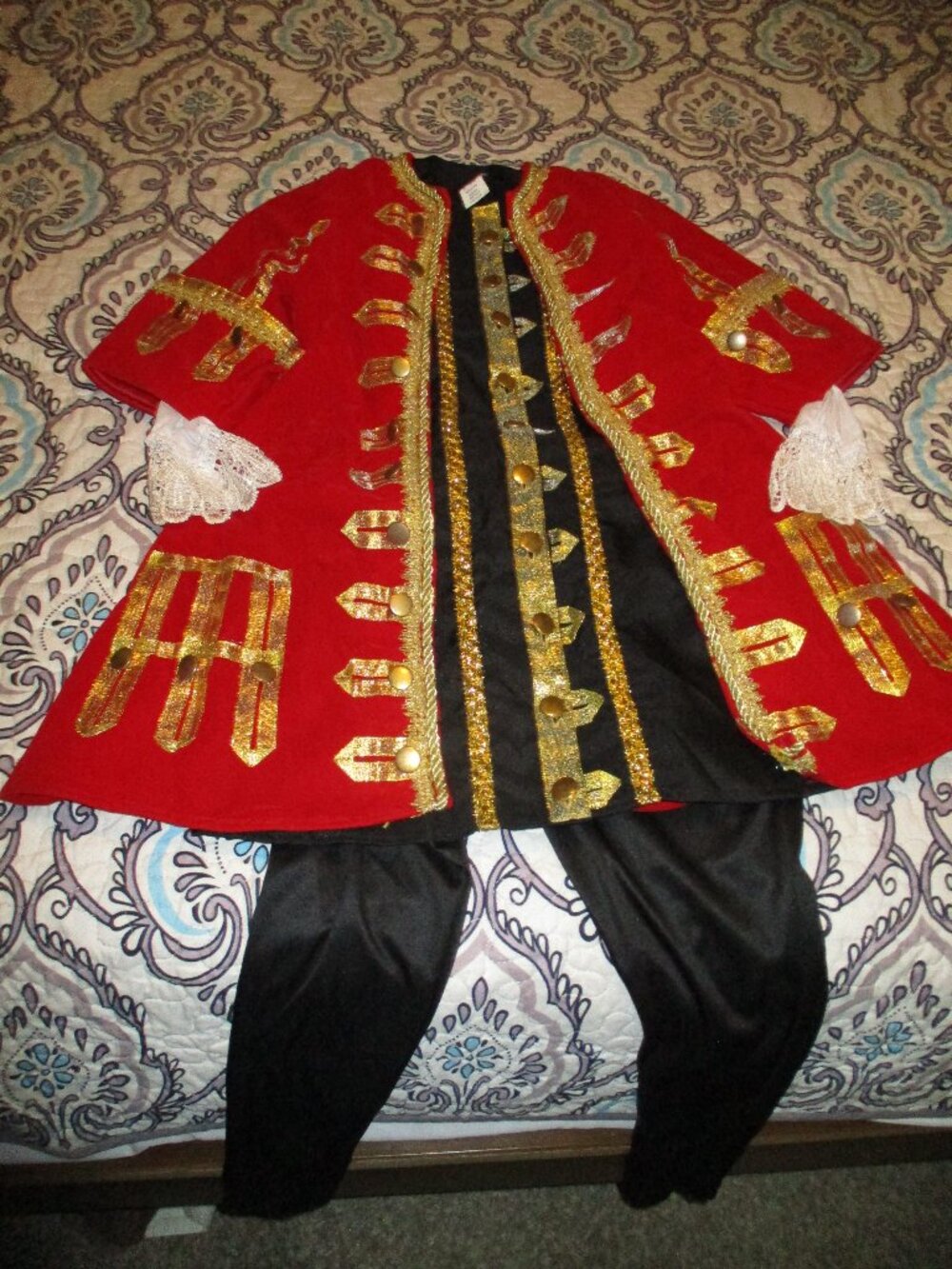Kids Halloween ringmaster circus/ Pirate Captain King costume size small 4-6